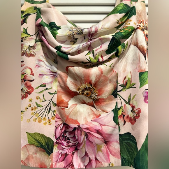 Dolce & Gabbana Charmeuse Floral Top, IT42, Perfect condition - Picture 7 of 16